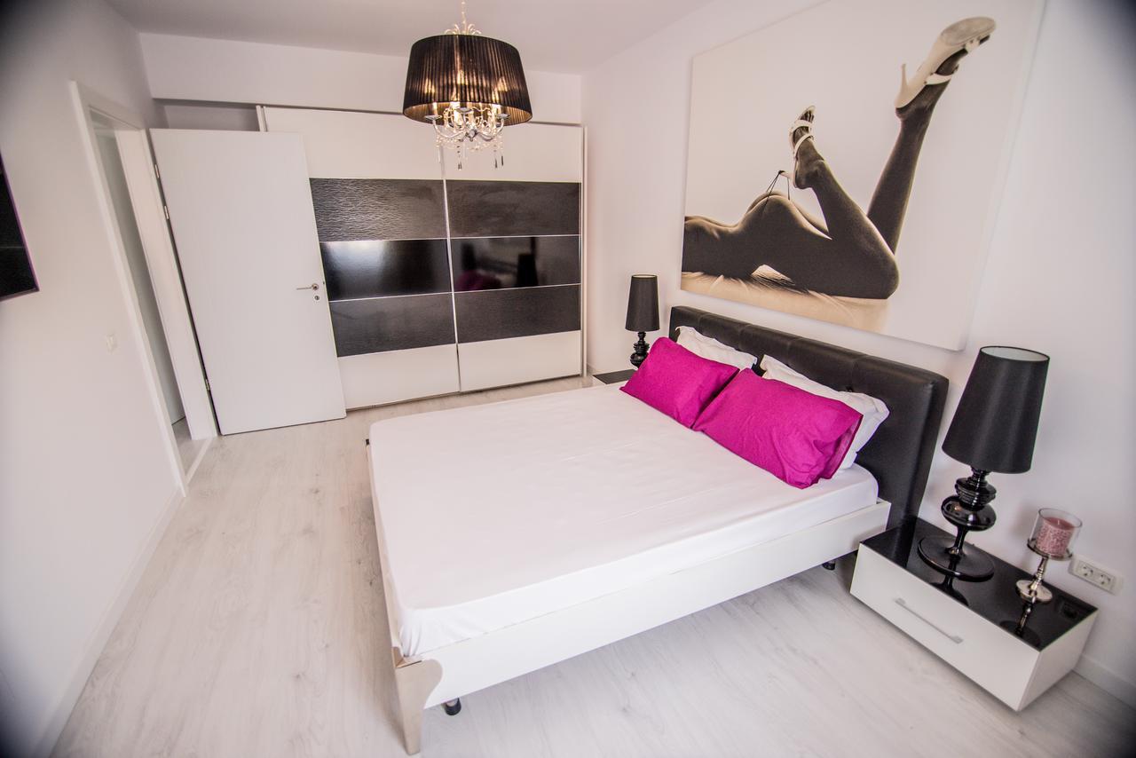 Sand Diamonds Mamaia